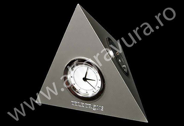 Personalizare ceas de birou metalic
