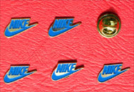 Insigne pins gravate si decupate
