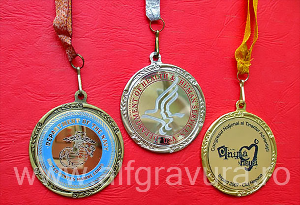 Medalii aur, argint, bronz, cu panglica Medalii aur, argint, bronz, cu panglica