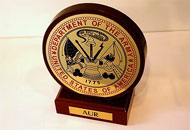 Trofee rotunde lemn placheta gravata alama